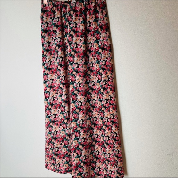 EUC Lily White Floral Wide Leg Palazzo Pants - Picture 2 of 8